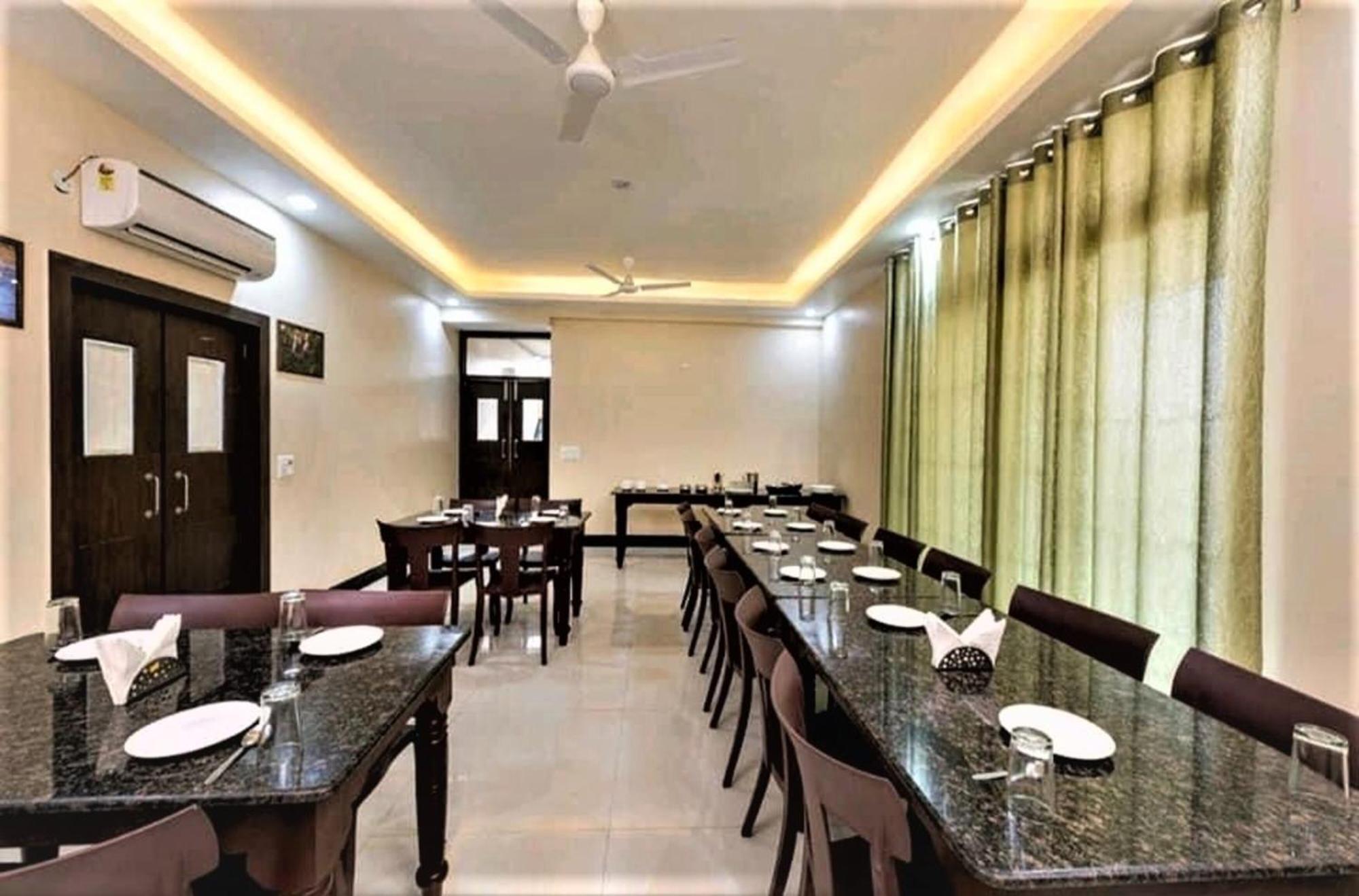 Hotel Ravi Residency Bharatpur Ngoại thất bức ảnh